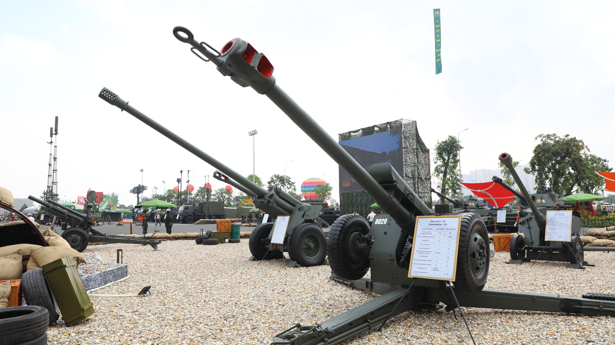 Gian trưng bày ngoài trời tại Triển lãm của Bộ Quốc phòng