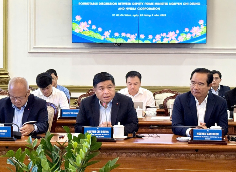 Phó Thủ tướng Nguyễn Chí Dũng phát biểu tại tọa đàm