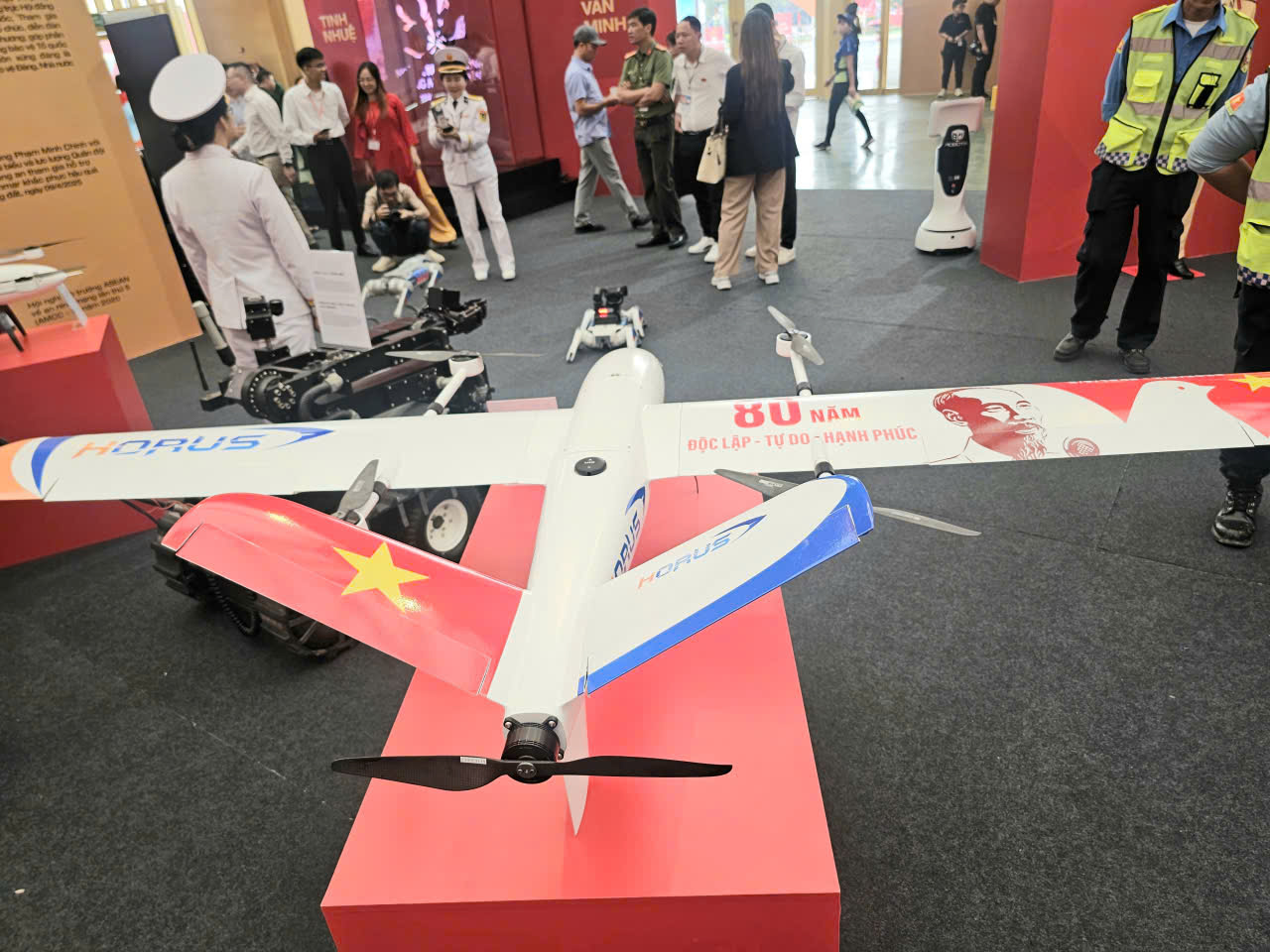 UAV Horus biểu tượng kỷ niệm 80 năm Quốc khánh