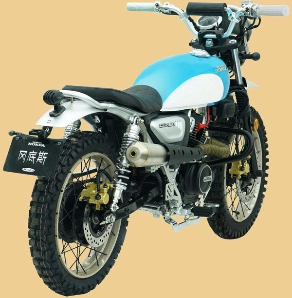 Ngoại hình phục vụ off-road của Honda CGX150 Climbing Edition Chi tiết chắn bùn và đèn pha