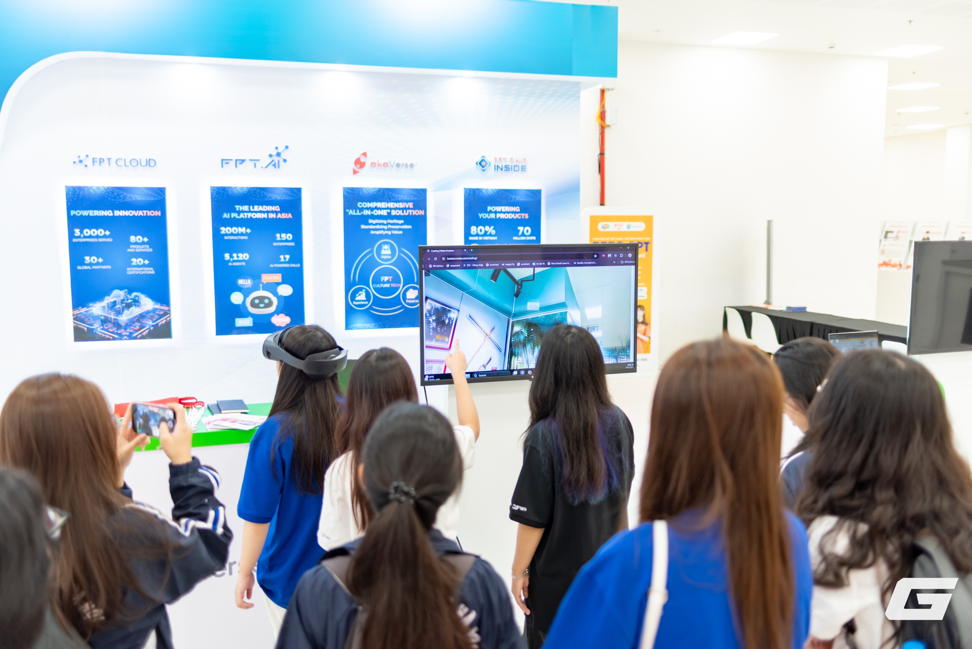 Gian hàng FPT tại VIIE 2025 Gian hàng trưng bày công nghệ tại VIIE