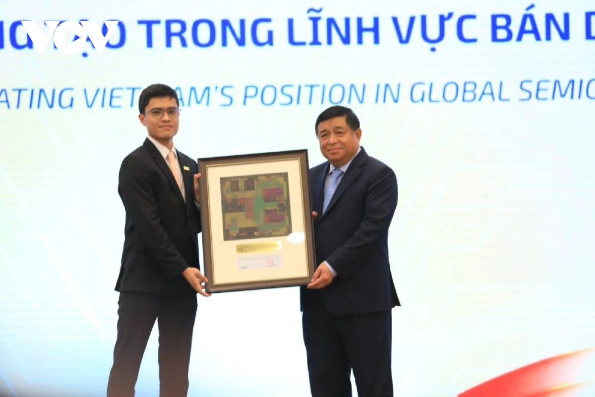 Phó Thủ tướng Nguyễn Chí Dũng khẳng định Việt Nam cần đi nhanh hơn trong phát triển các công nghệ chiến lược