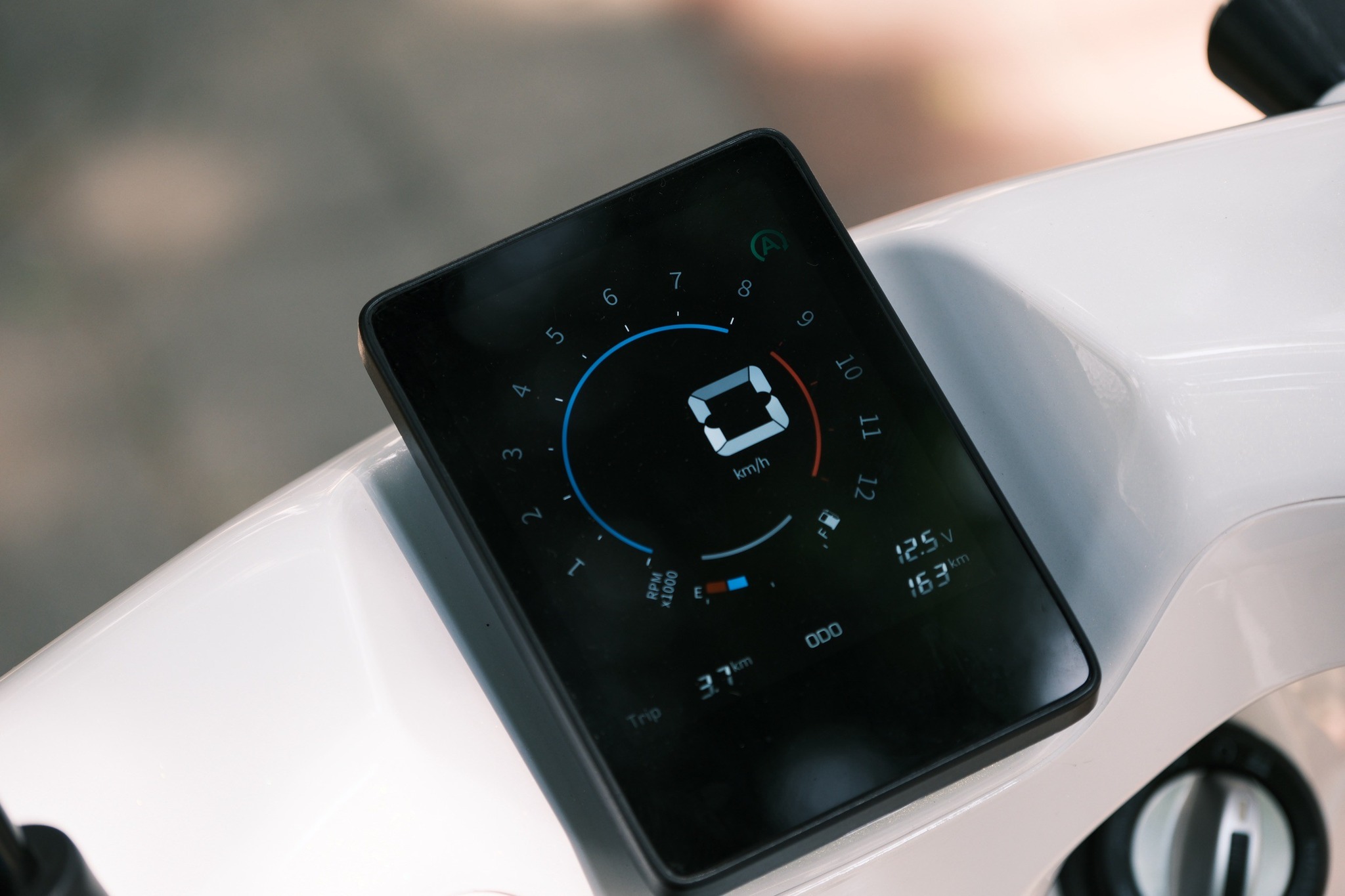 Vận hành êm ái tối ưu cho đô thị Hartford MEWGO 125 với hệ thống treo và phanh an toàn