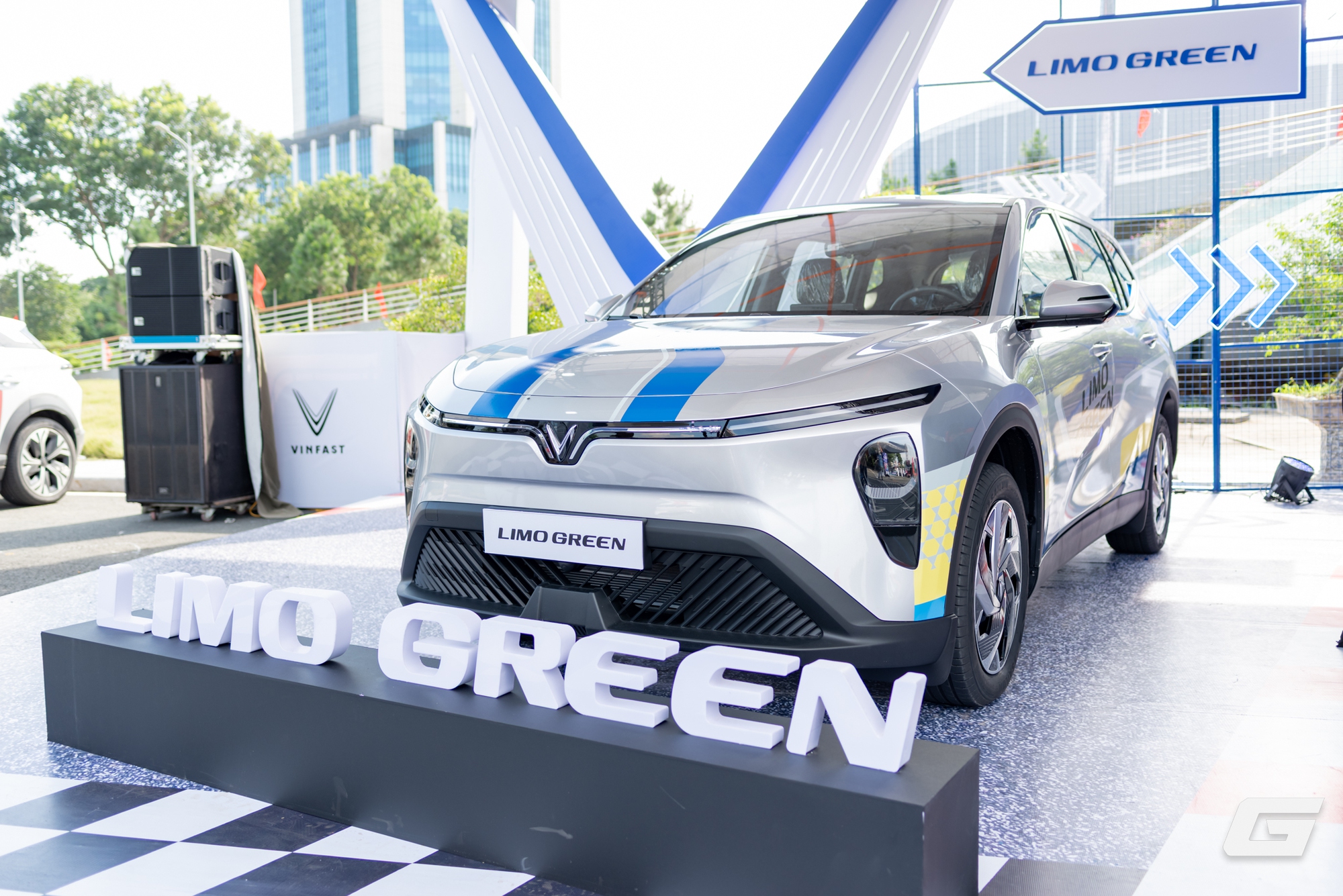 Xe điện trở thành xu hướng mới trong sở hữu ô tô của người trẻ