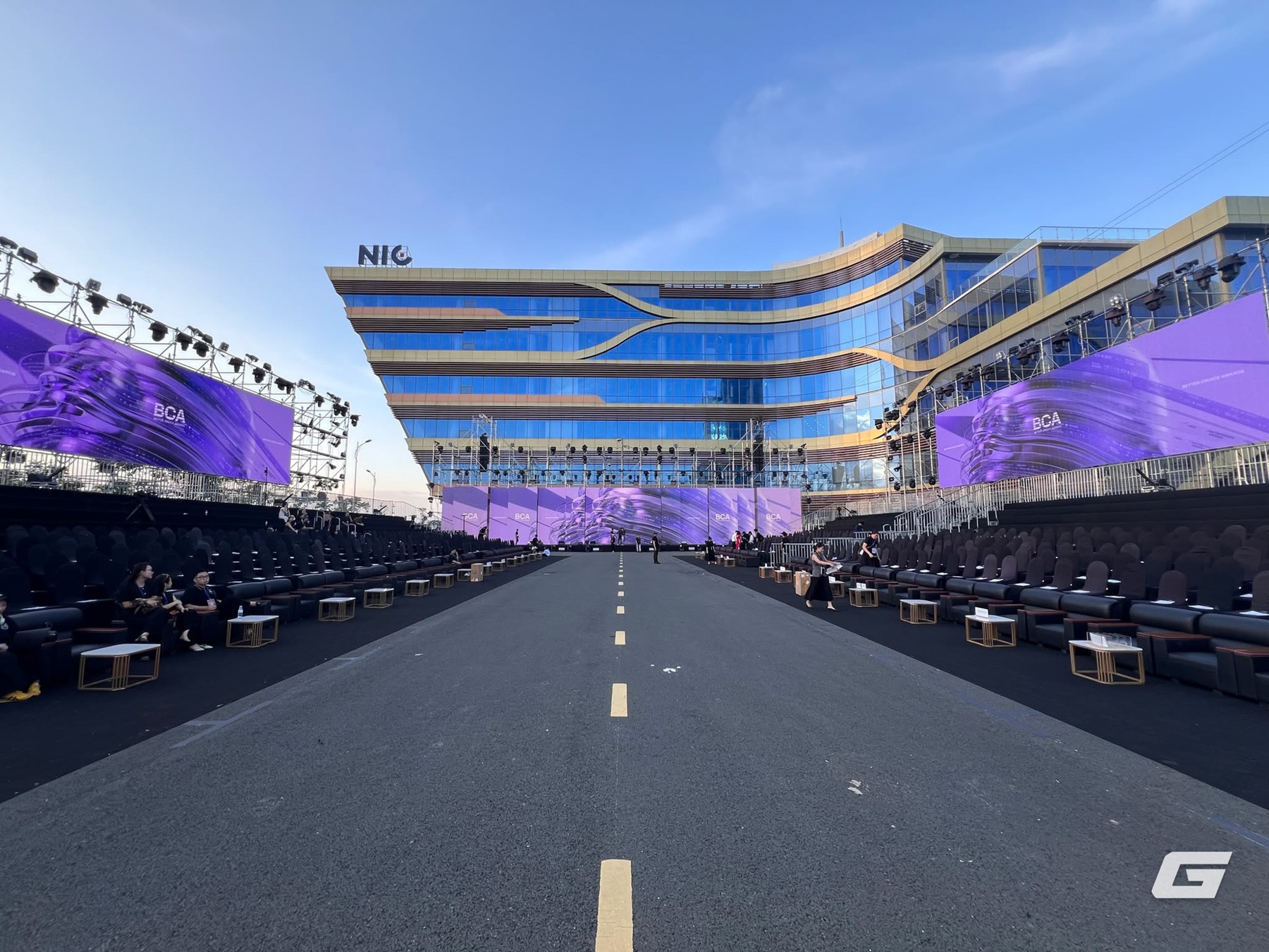 Không khí trước giờ G - Better Choice Awards 2025 nóng lên từng phút- Ảnh 1. Chuẩn bị và trang trí sự kiện BCA 2025