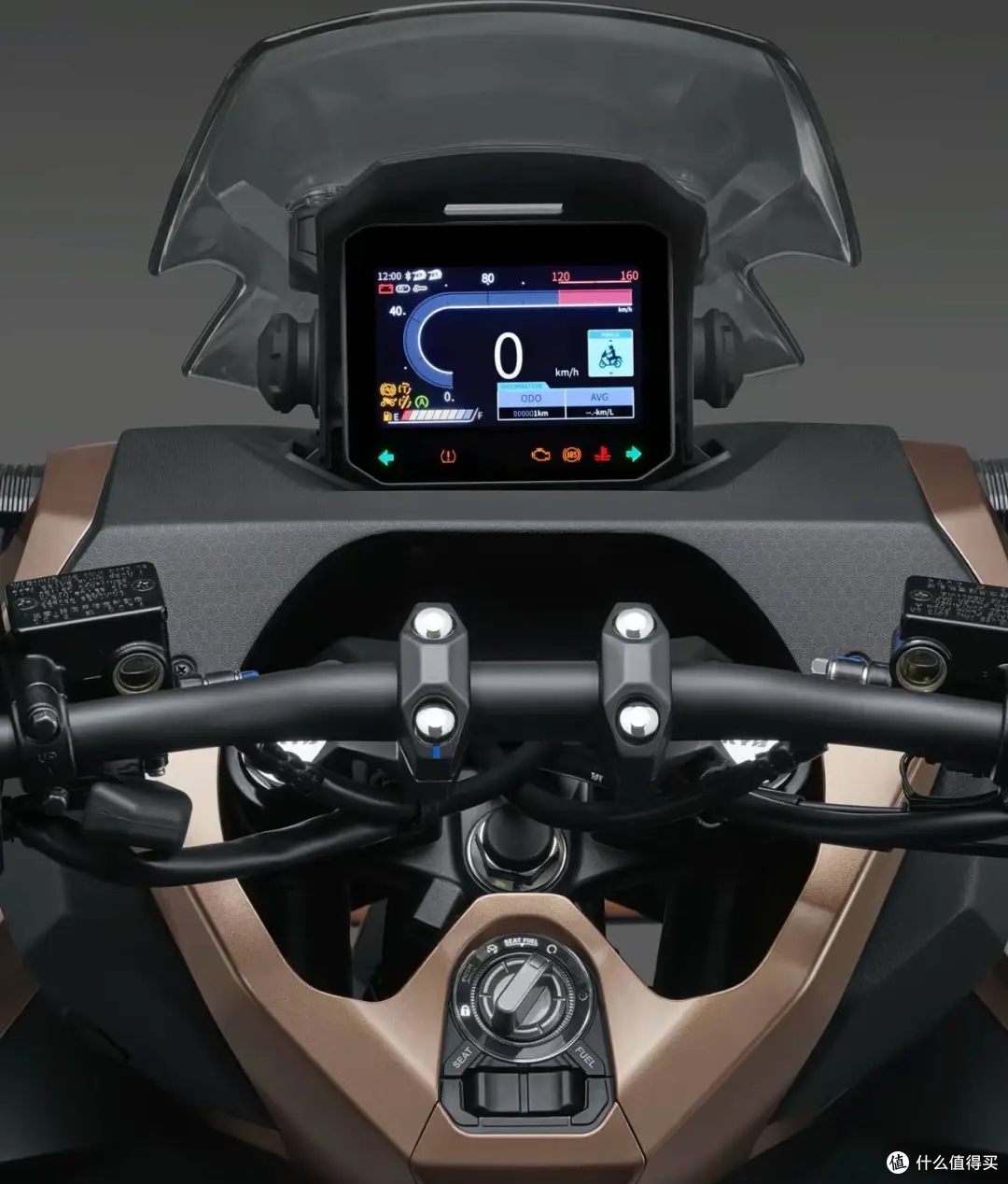 So sánh mẫu xe mới với Yamaha NVX