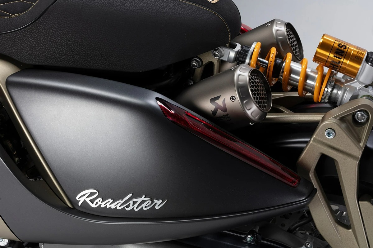 Các chi tiết cơ khí được khoe một cách có chủ đích.