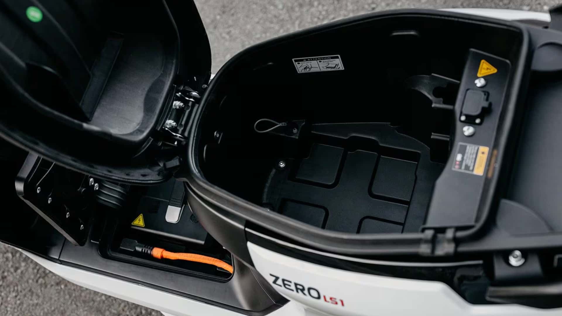 Zero LS1 sản xuất kết hợp Mỹ - Trung Quốc Sản xuất xe tay ga điện theo mô hình hợp tác quốc tế