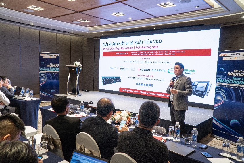 Giải pháp tích hợp RAM & SSD vào máy chủ hiệu năng cao Ông Nguyễn Văn Minh trình bày về giải pháp tích hợp RAM & SSD vào máy chủ