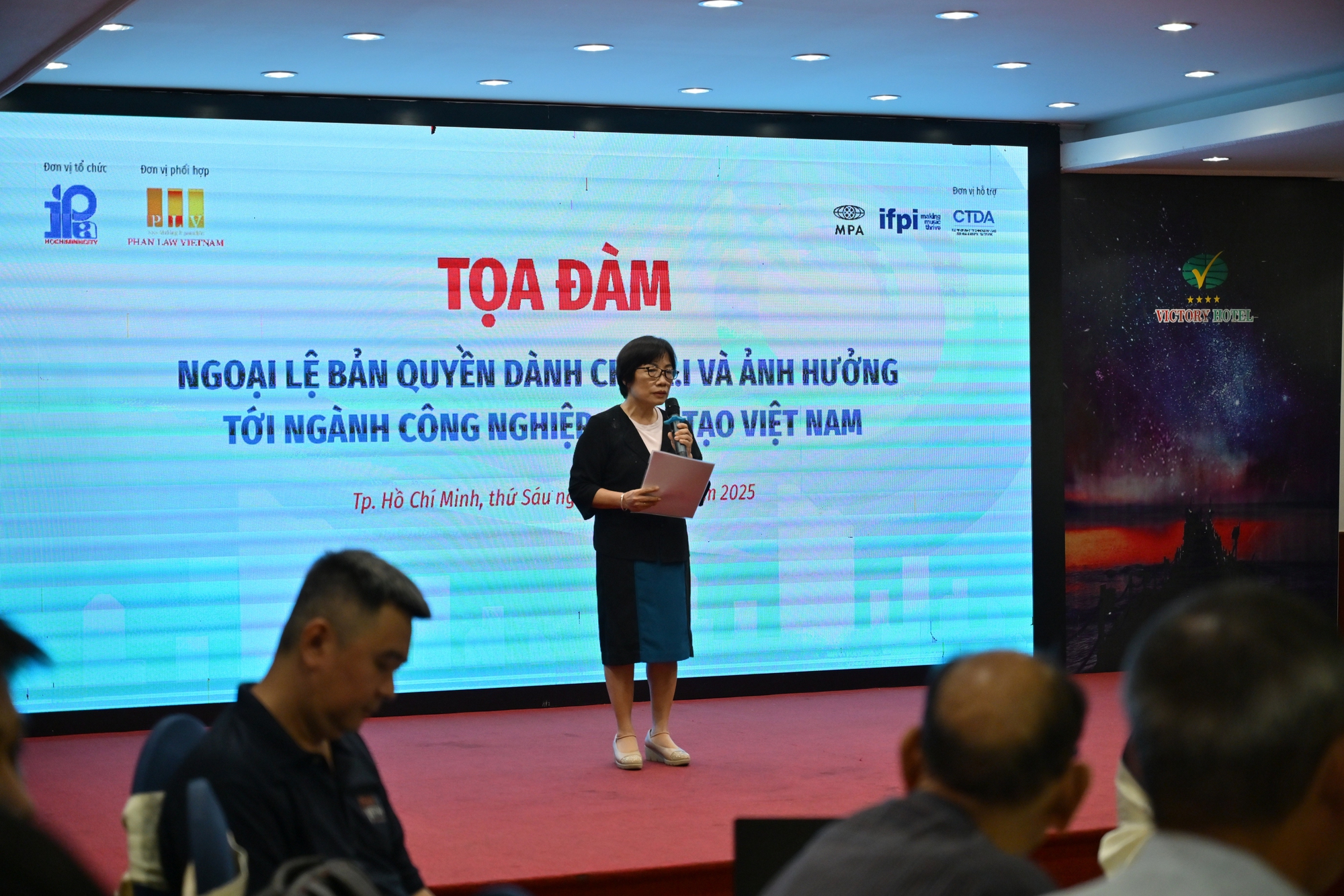 Tọa đàm Ngoại lệ bản quyền dành cho AI và ảnh hưởng tới ngành công nghiệp sáng tạo Việt Nam Buổi tọa đàm về ngoại lệ bản quyền