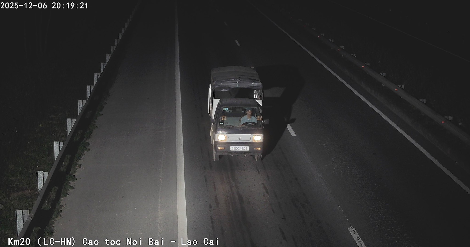 Camera AI giám sát trên cao tốc Giám sát hành vi lái xe trên cao tốc