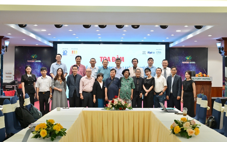 AI, dữ liệu và quyền tác giả: Tranh luận xoay quanh việc dùng tác phẩm sáng tạo để huấn luyện mô hình AI- Ảnh 1. Công nghệ AI mở ra kỷ nguyên sáng tạo mới